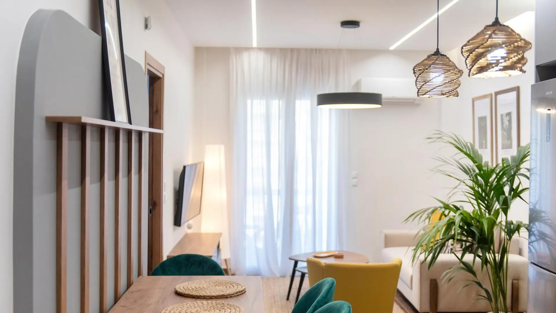 Tinker Bell By Halu! : Colorful Family Apt Thessaloniki 0*,